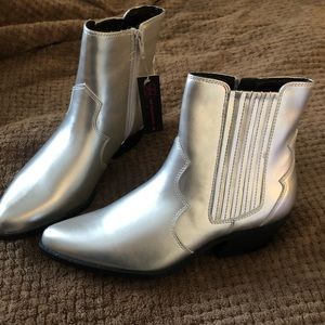 Metallic Silver Cowboy Boots (non leather) Size:8